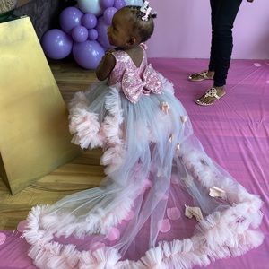 Baby girl gress size 9-12 months grey and pink train is detachable